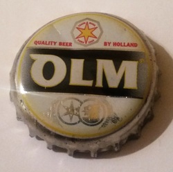 Olm. Quality Beer By Holland. Estrella. Medallas